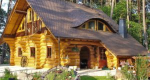 Деревянный дом из бревна